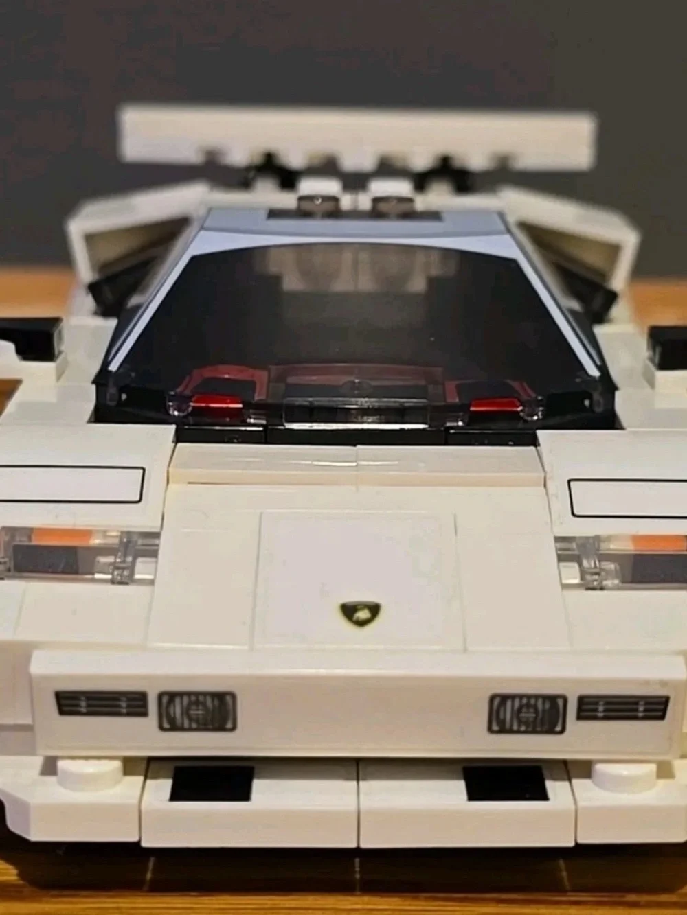 100% Complete & Retired Lego Speed Champions: Lamborghini Countach (76908)